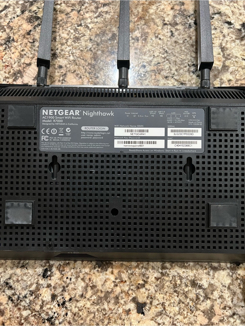 NETGEAR Black Tri-Antenna Wireless Router - Picture 3 of 5